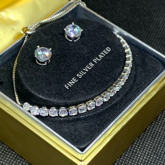 Fine Silver Bracelet and Stud Earrings ✨✨ - Picture 7 of 8